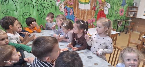 Pečení svatomartinských rohlíčků